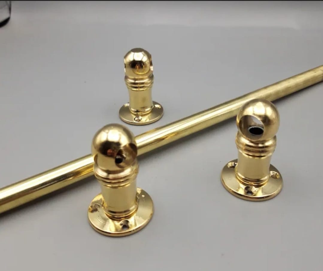 Rail for a shelf