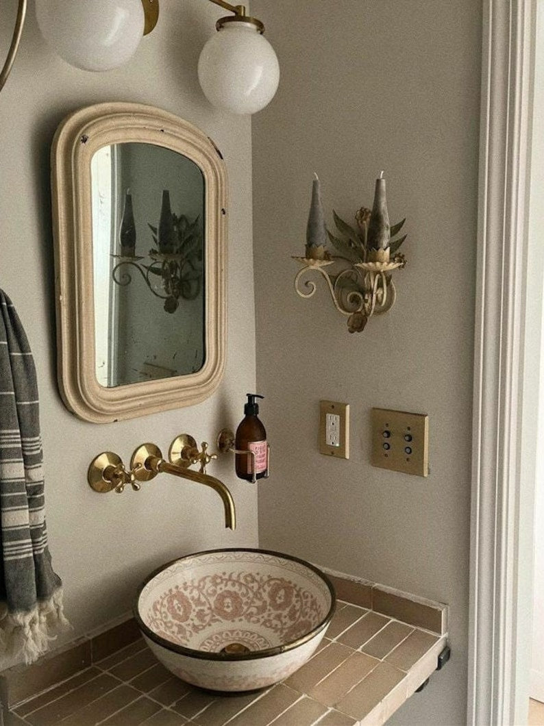 Silver Engraved Vintage Wall mounted bathroom faucet,Embrace the Charm of Vintage Style Faucet