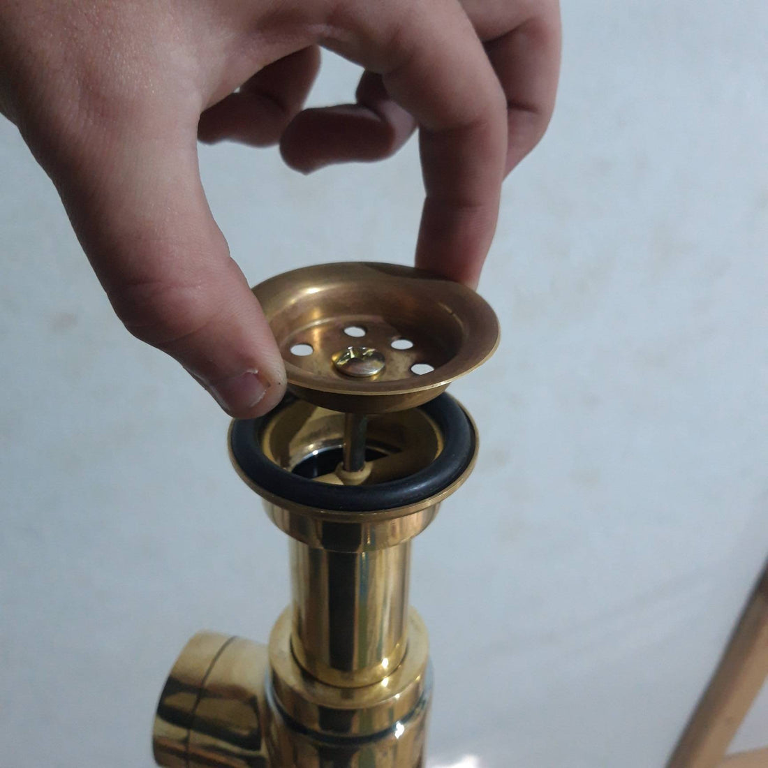 Solid Brass P-Trap with Push Up Drain, 1-1/4" Brass Square Siphon