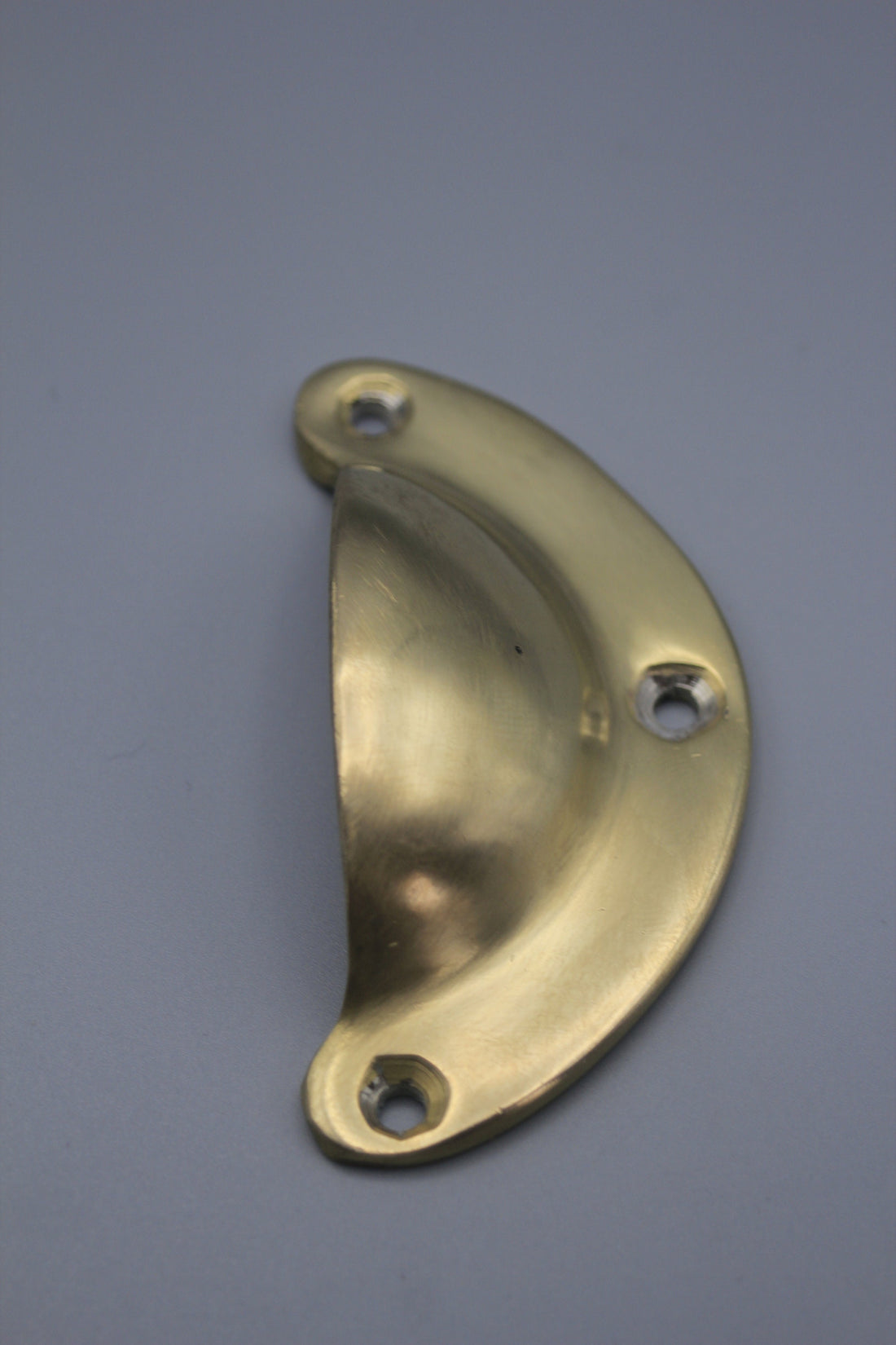 Antique Brass cup handles, Cup Cabinet Handles Retro Shell Shape Knobs for Dresser Cupboard Kitchen Furniture Decoration, with Screws
